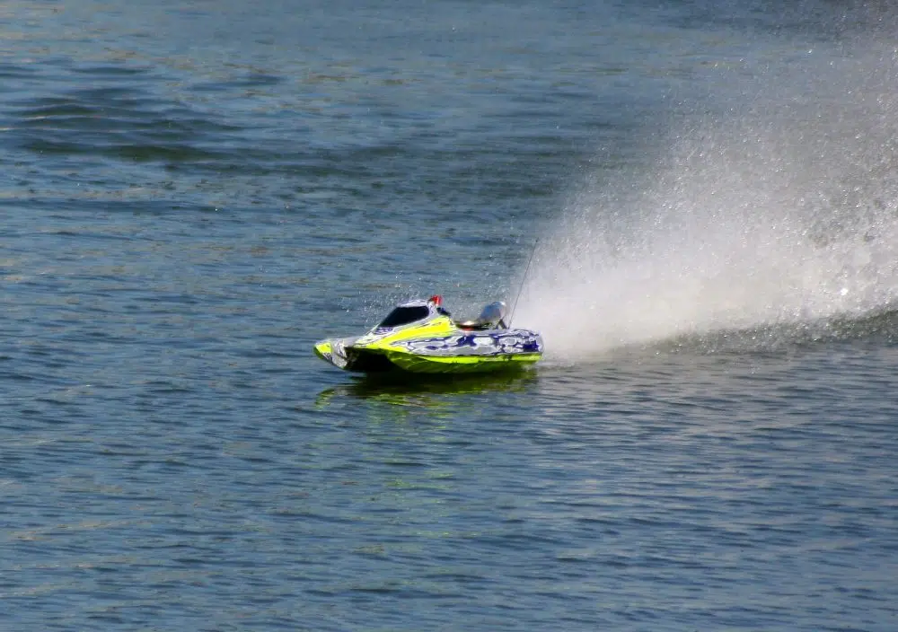 Bateau radiocommandé : coupez votre soif de voguer sur l’eau