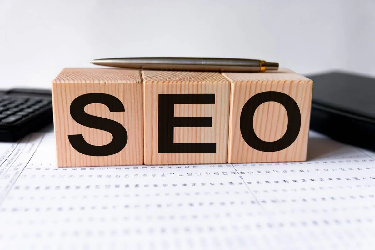 Freelance SEO ou agence : lequel choisir ?